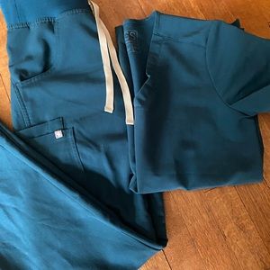 Figs Technical Collection-hunter green